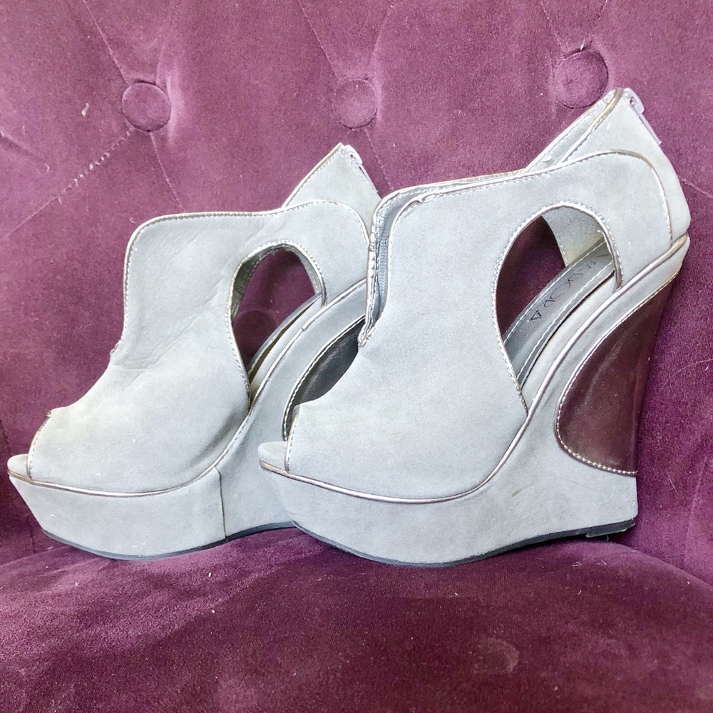 Isadora grey vegan suede wedge platform